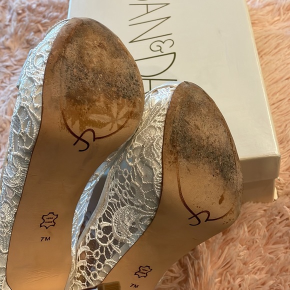 Joan & David “Da Cutie” Ivory Lace w/ Satin Bow Peep Toe Wedding Heels - Picture 5 of 6